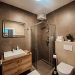 31 - Erdody Apartment